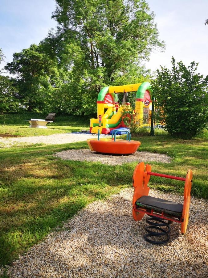Camping Domaine De Mepillat Saint-Nizier-le-Bouchoux Экстерьер фото